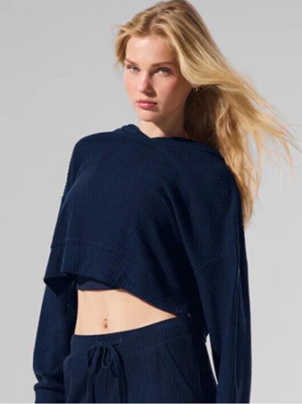 ALO Yoga Muse Cropped Hoodie In Navy- Size S